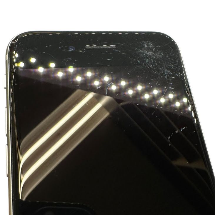 �ڥХåƥ꡼93%��iPhone��SE����2�����64GB���ۥ磻�ȡ�SIM�ե꡼��au��