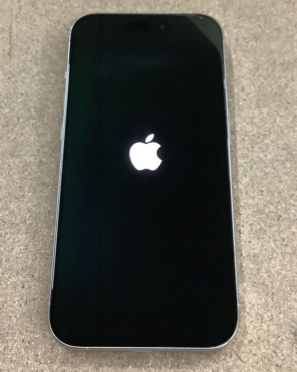 �ڥХåƥ꡼88%��iPhone��15Pro��256GB���ۥ磻�ȥ����˥��ࡡSIM�ե꡼��au��