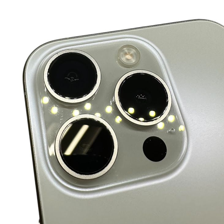 �ڥХåƥ꡼88%��iPhone��15Pro��256GB���ۥ磻�ȥ����˥��ࡡSIM�ե꡼��au��