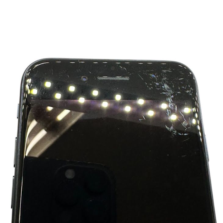 �ڥХåƥ꡼100%��iPhone��SE����3�����64GB���ߥåɥʥ��ȡ�SIM�ե꡼��au��