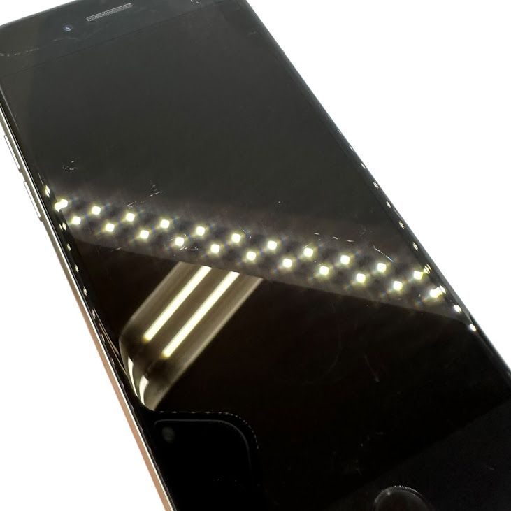 �ڥХåƥ꡼95%��iPhone��SE����2�����64GB���ۥ磻�ȡ�SIM�ե꡼��au��