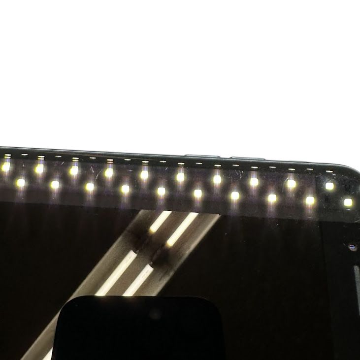 �ڥХåƥ꡼100%��iPhone��SE����3�����64GB���ߥåɥʥ��ȡ�SIM�ե꡼��au��