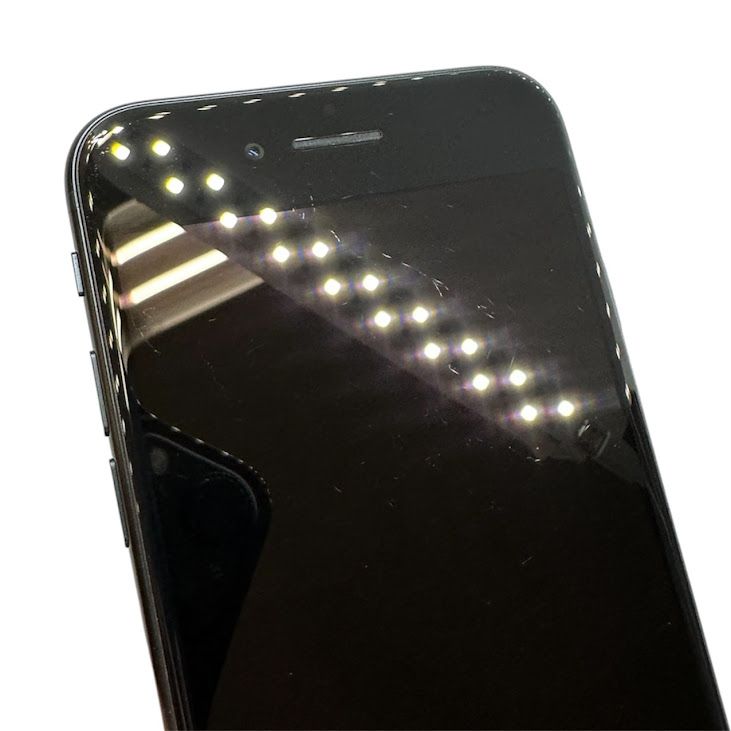 �ڥХåƥ꡼97%��iPhone��SE����3�����64GB���ߥåɥʥ��ȡ�SIM�ե꡼��au��