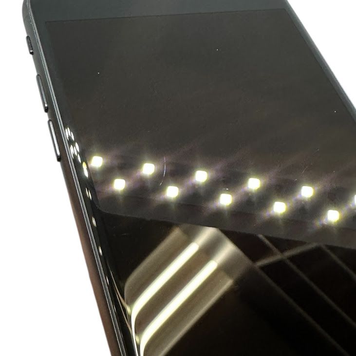 �ڥХåƥ꡼93%��iPhone��SE����2�����64GB���֥�å���SIM�ե꡼���ɥ�����