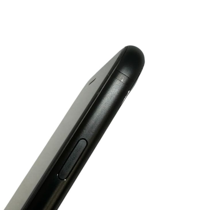 �ڥХåƥ꡼80%��iPhone��SE����2�����64GB���֥�å���SIM�ե꡼��au��