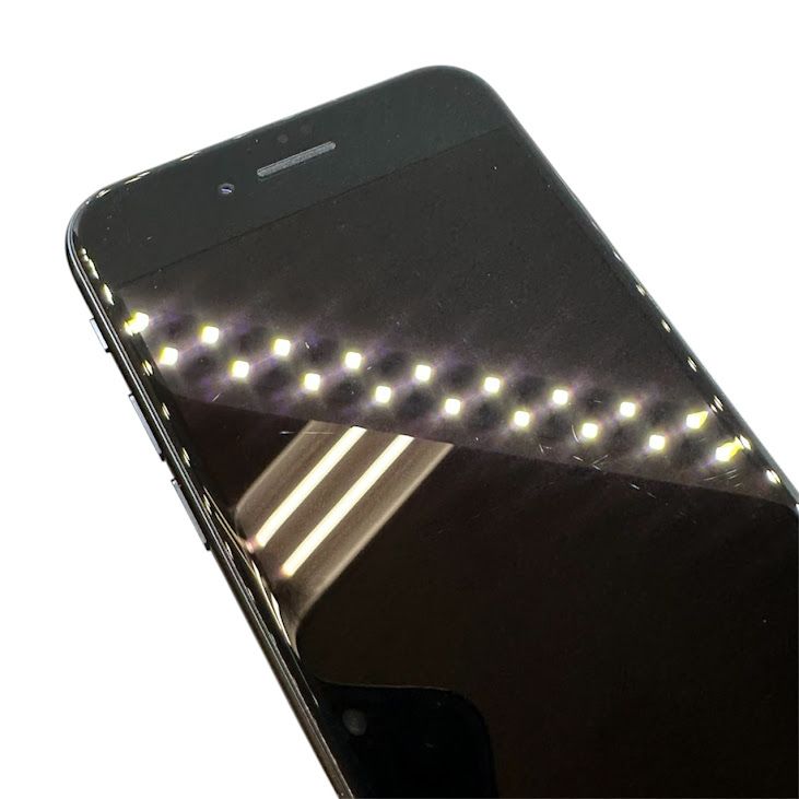 �ڥХåƥ꡼100%��iPhone��SE����3�����64GB���ߥåɥʥ��ȡ�SIM�ե꡼��au��