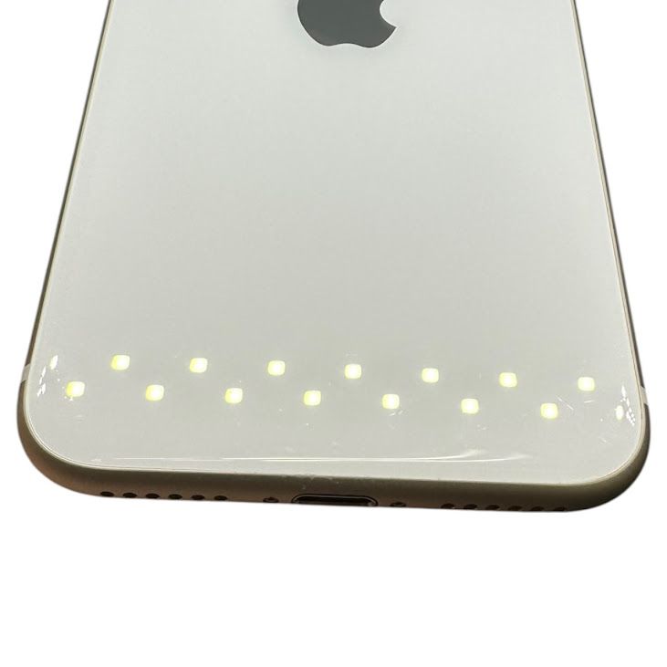 �ڥХåƥ꡼87%��iPhone��SE����3�����64GB���������饤��