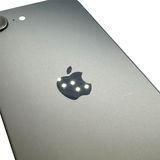 �ڥХåƥ꡼100%��iPhone��16e��128GB���֥�å���SIM�ե꡼��au��