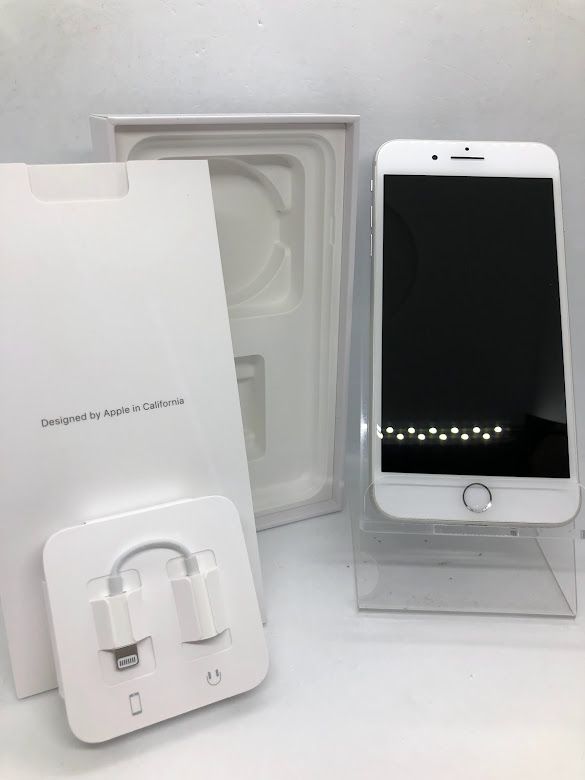 ムスビー｜iPhone8 Plus 256GB シルバー SIMフリー au版 バッテリー79  