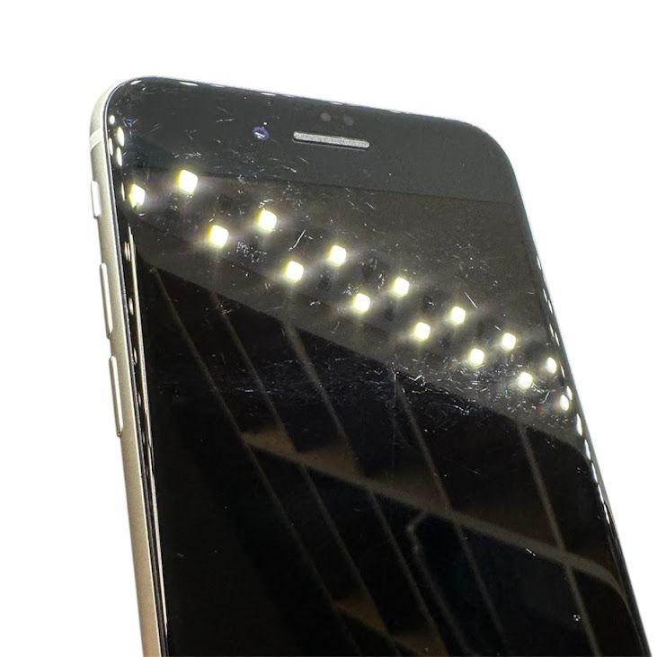 iPhone��SE����2�����64GB���ۥ磻�ȡ�SIM�ե꡼��au��