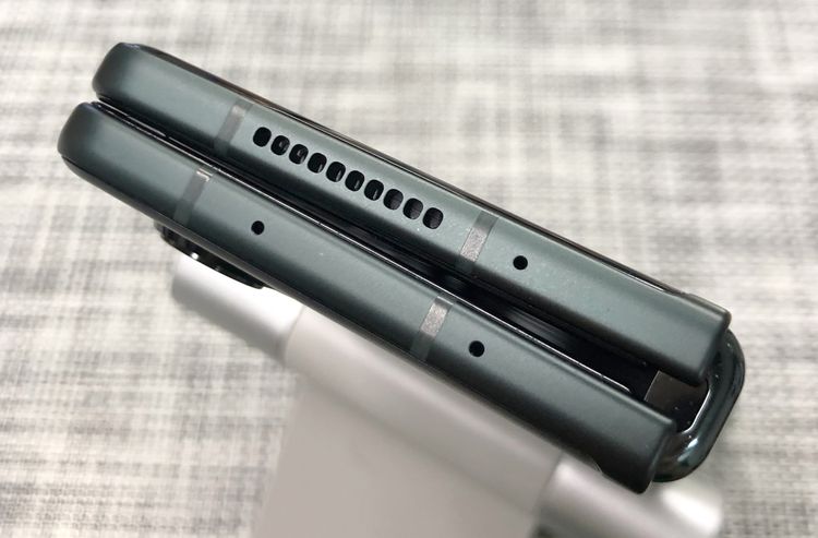 ��������ʡۤ櫓���� au Galaxy Z Fold3 5G SCG11 ���꡼��