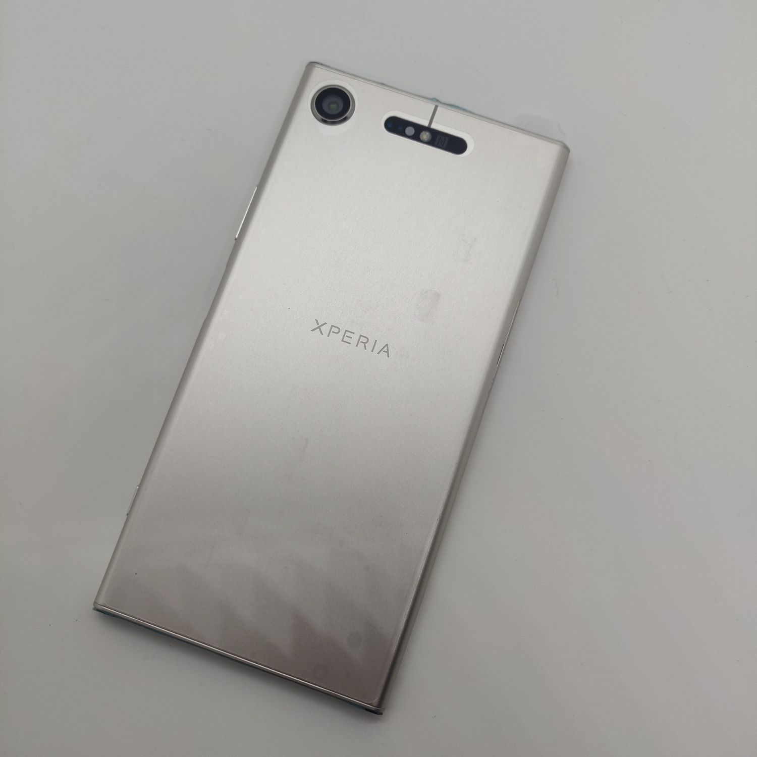 ムスビー｜【新品同様】Xperia XZ1 701SO SIMフリー シルバー【Xperia 