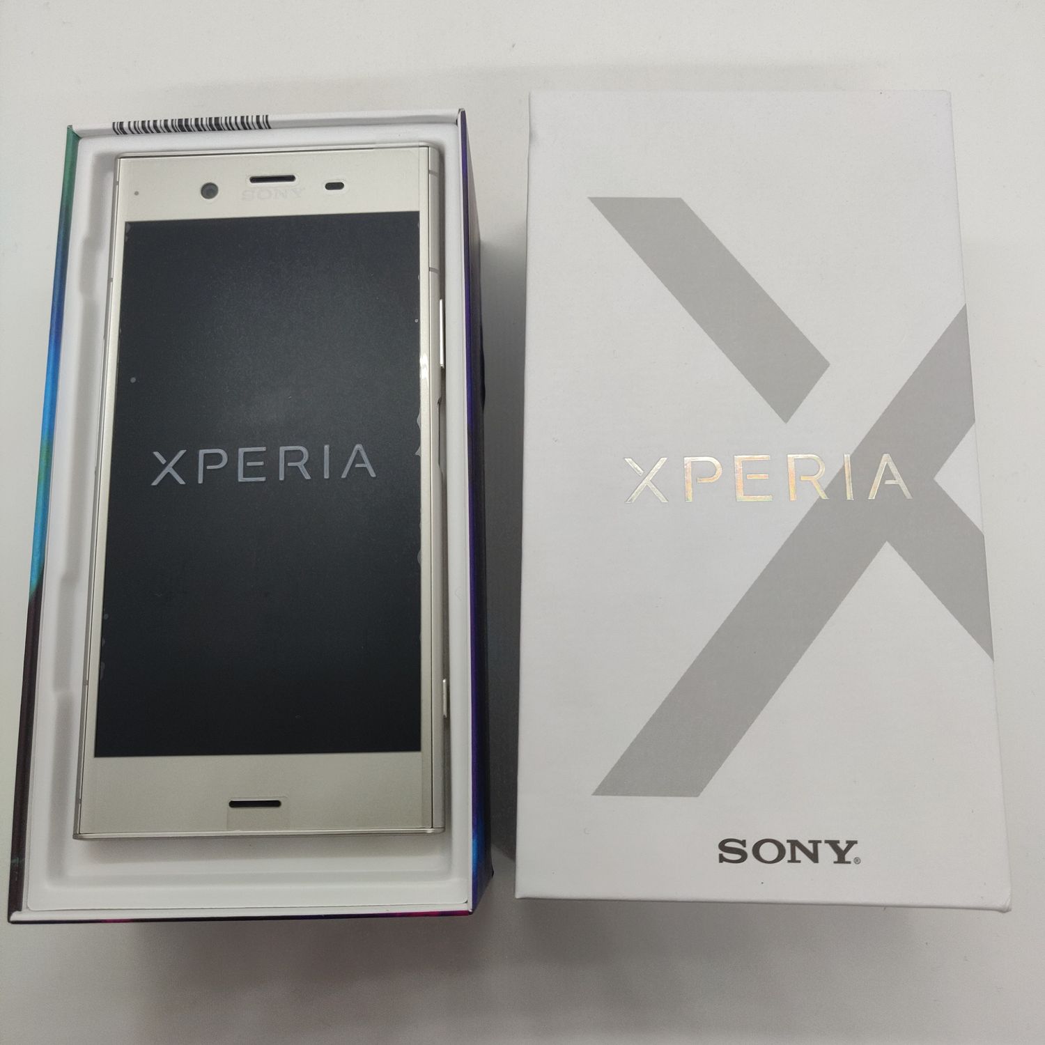 ムスビー｜【新品同様】Xperia XZ1 701SO SIMフリー シルバー【Xperia 
