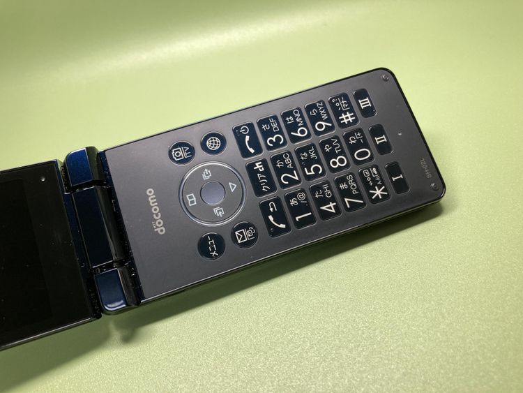 ��Sim�ե꡼��AQUOS �������� SH-02L���֥�å��ڽ���AC�����ץ����դ���