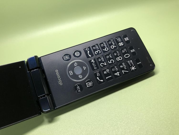 ��Sim�ե꡼��AQUOS �������� SH-02L���֥�å��ڽ���AC�����ץ����դ���