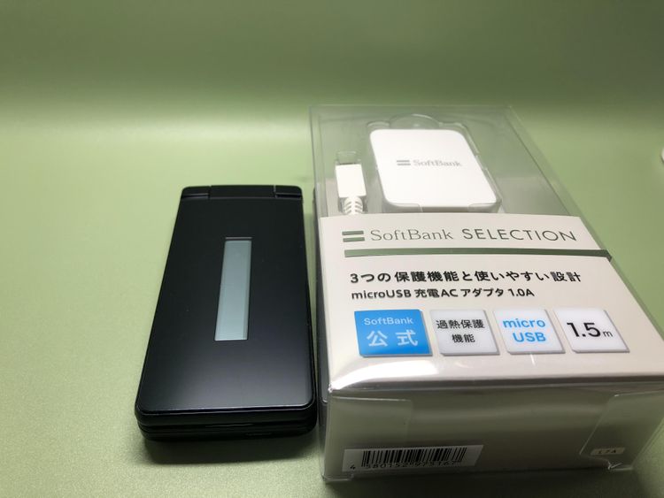 ��Sim�ե꡼��AQUOS �������� SH-02L���֥�å��ڽ���AC�����ץ����դ���