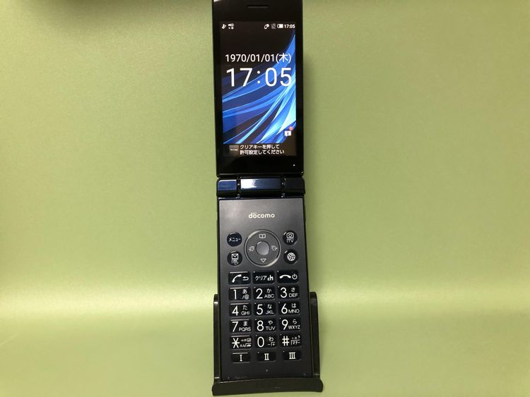 SH-02L シルバー 折りたたみ式スマートフォン SIMロック解除済 箱付き AQUOS 【Simロック解除済み】☆Bランク☆Docomo ケータイ SH-02L