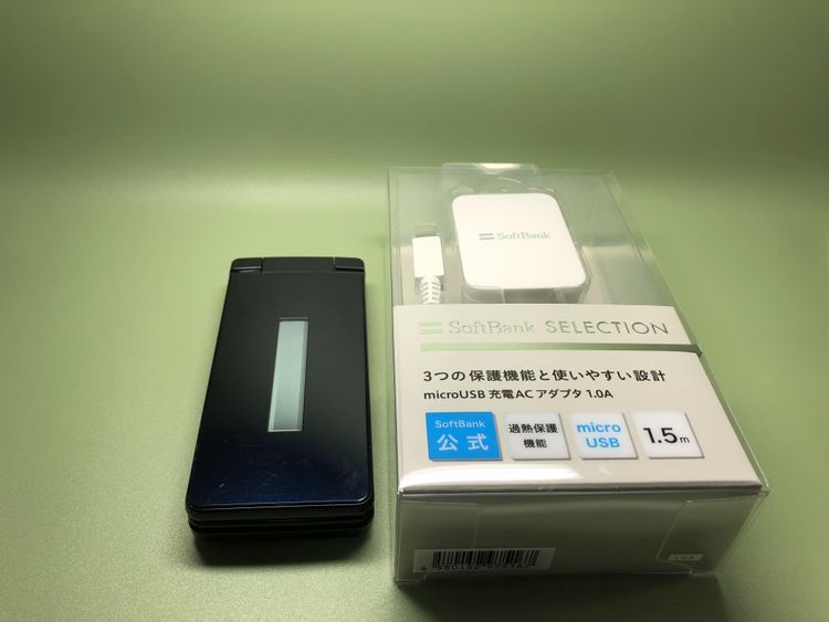 ��Sim�ե꡼��AQUOS �������� SH-02L���֥�å��ڽ���AC�����ץ����դ���