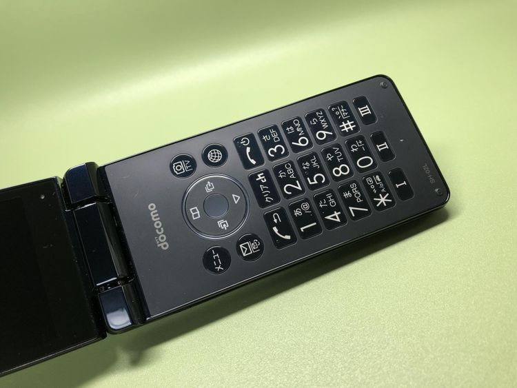 ��Sim�ե꡼��AQUOS �������� SH-02L���֥�å��ڽ���AC�����ץ����դ���