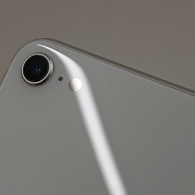 iPhoneSE ��2���� 64GB �ɥ��� �ۥ磻�� c18432