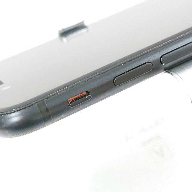 iPhoneSE ��2���� 64GB au �֥�å� c21067
