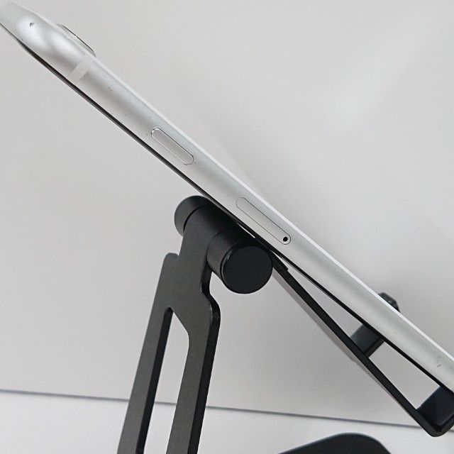 iPhoneSE ��2���� 64GB au �ۥ磻�� c16570