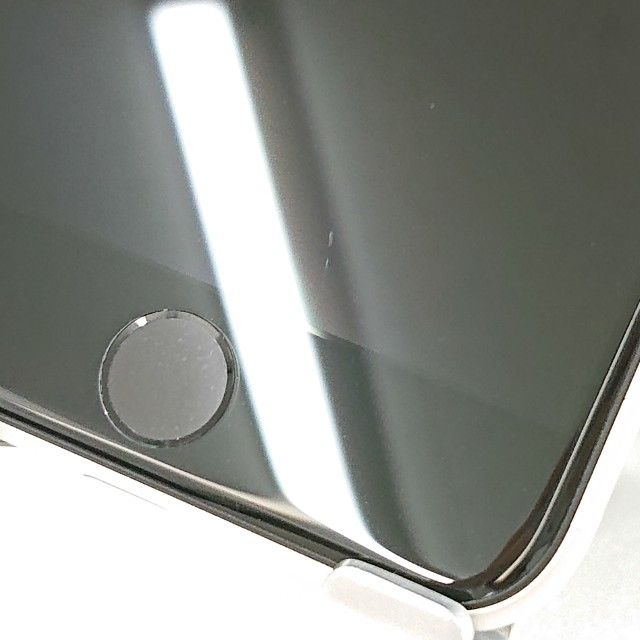 iPhoneSE ��3���� 64GB au �������饤�� c17022