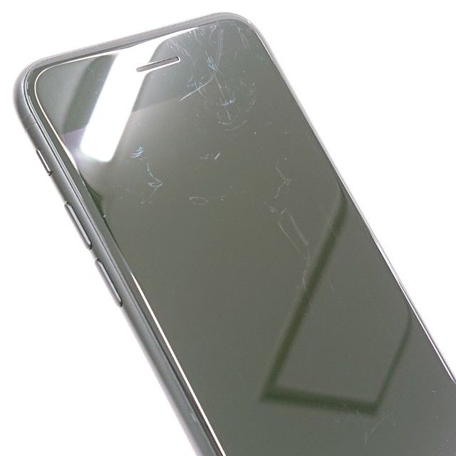 �ڥǥⵡ��iPhoneSE ��2���� 64GB au �֥�å� c22296