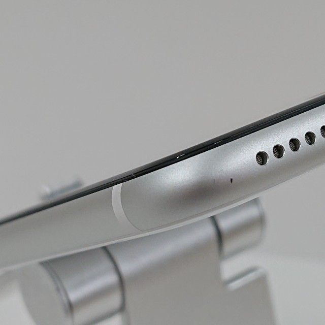 iPhoneSE ��2���� 64GB �ɥ��� �ۥ磻�� c18680