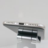 iPhoneSE ��3���� 64GB au �������饤�� c16009