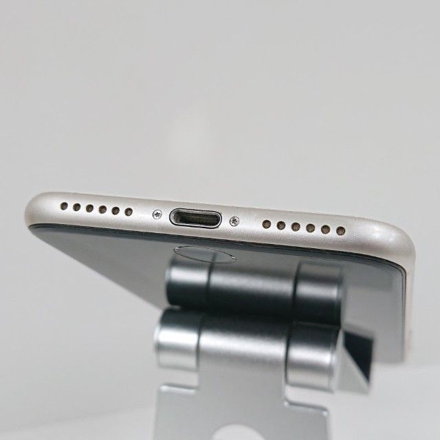 iPhoneSE ��3���� 64GB au �������饤�� c16009