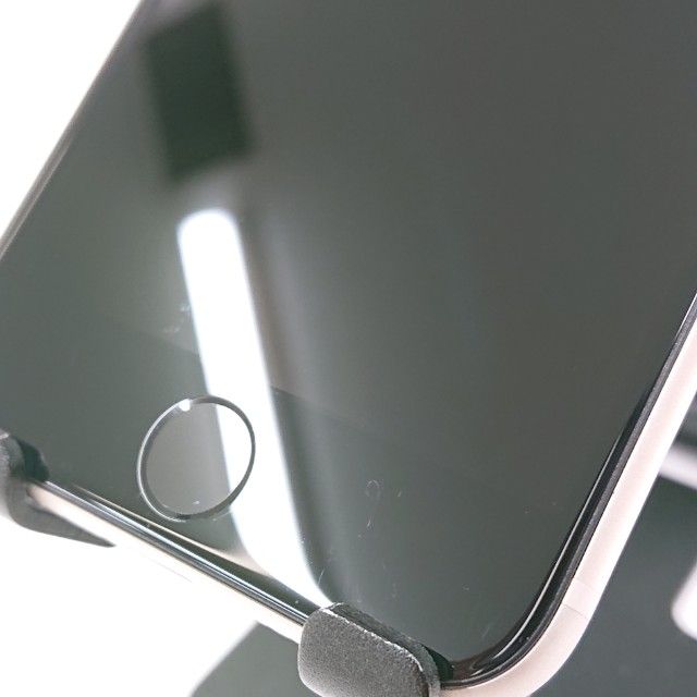 iPhoneSE ��3���� 64GB au �������饤�� c23017