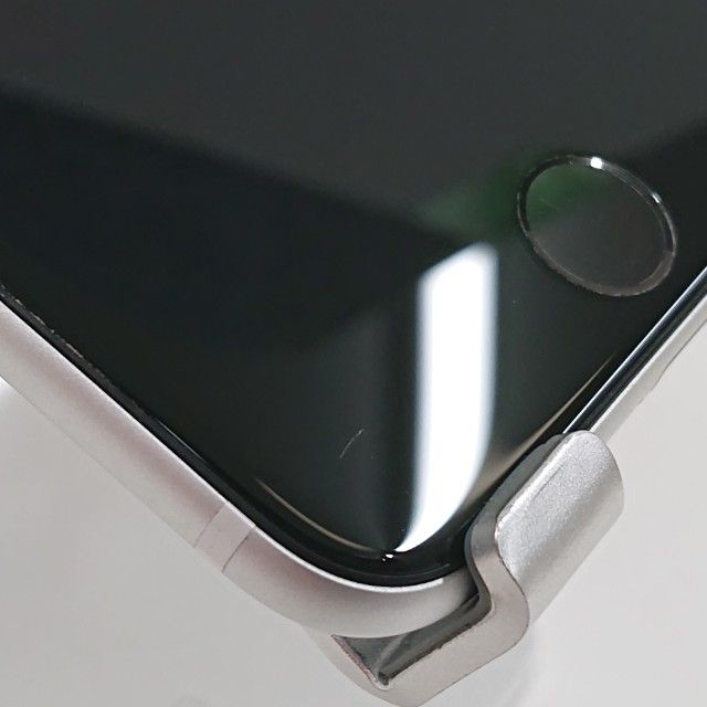 iPhoneSE ��2���� 64GB au �ۥ磻�� c22250
