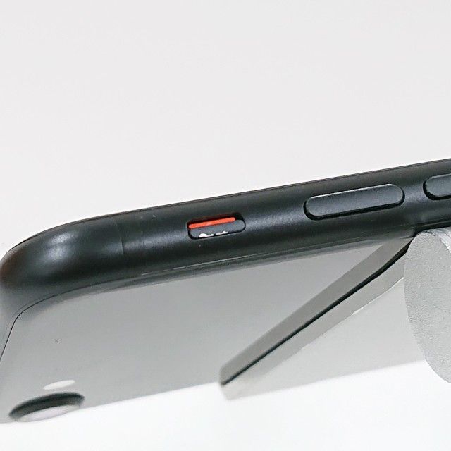 iPhoneSE ��2���� 64GB �ɥ��� �֥�å� c18468