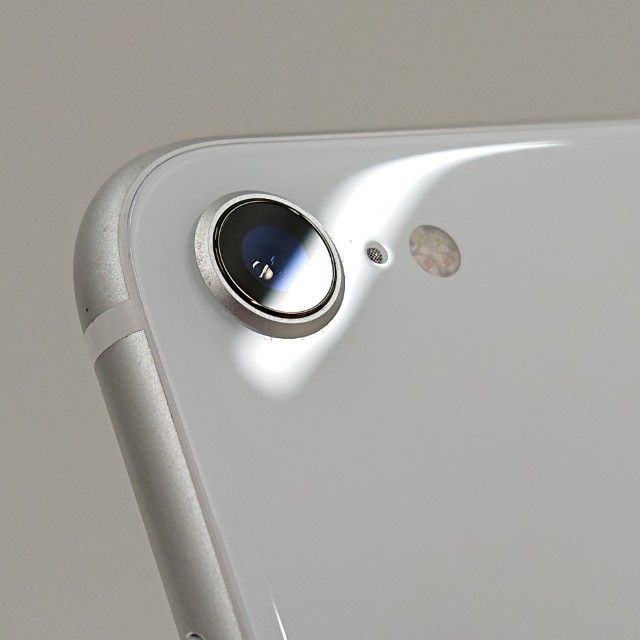 iPhoneSE ��2���� 64GB au �ۥ磻�� c23298