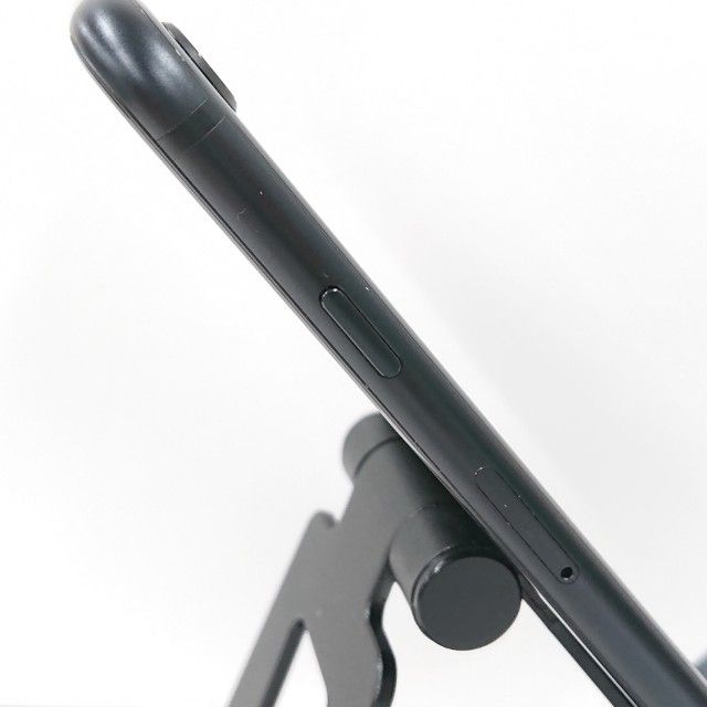 iPhoneSE ��2���� 64GB au �֥�å� c16582