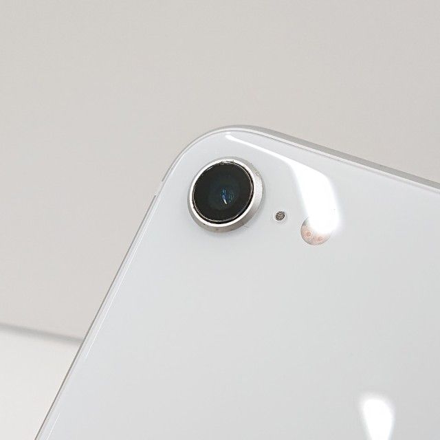 iPhoneSE ��2���� 64GB au �ۥ磻�� c16520