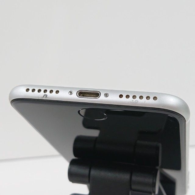 iPhoneSE ��2���� 64GB au �ۥ磻�� c16571