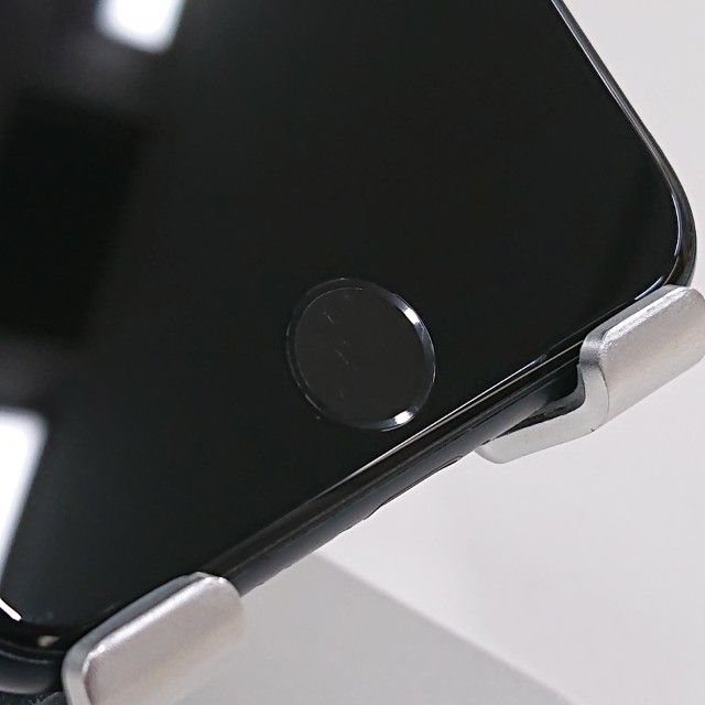 iPhoneSE ��3���� 64GB au �ߥåɥʥ��� c22850