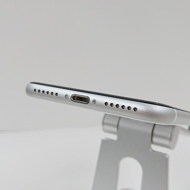 iPhoneSE ��2���� 64GB �ɥ��� �ۥ磻�� c21586