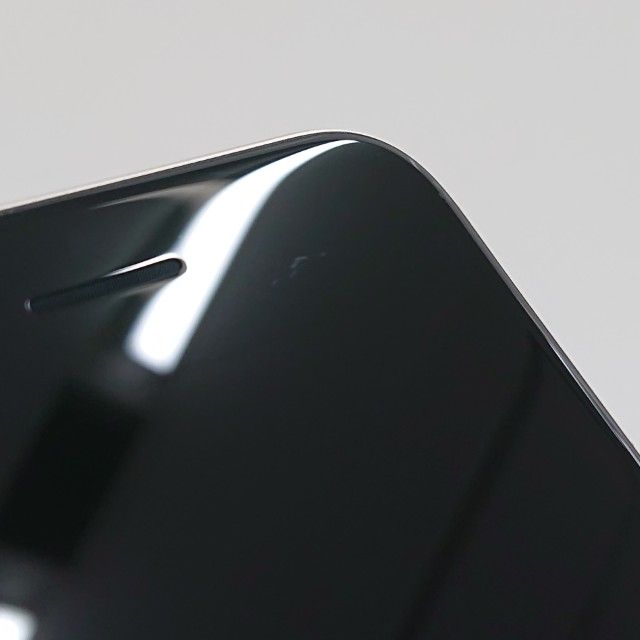 iPhoneSE ��3���� 64GB au �������饤�� c22897