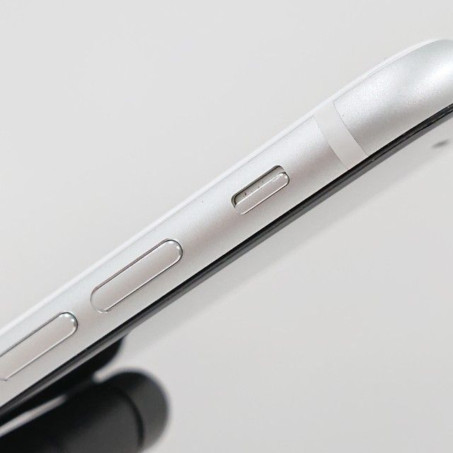 iPhoneSE ��2���� 64GB �ɥ��� �ۥ磻�� c16490