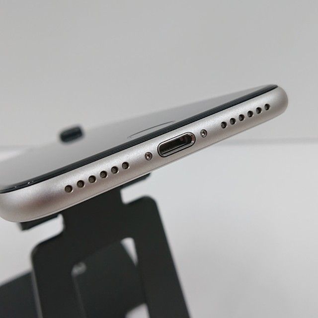 iPhoneSE ��3���� 64GB au �������饤�� c23016