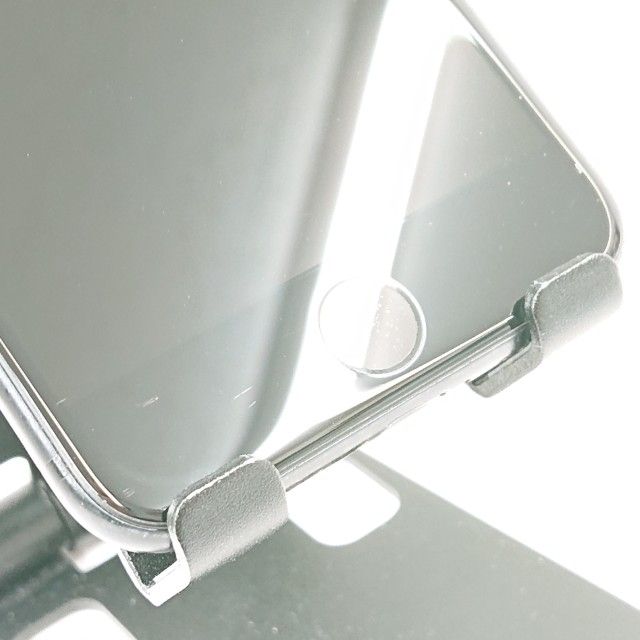 iPhoneSE ��2���� 64GB au �֥�å� c18896