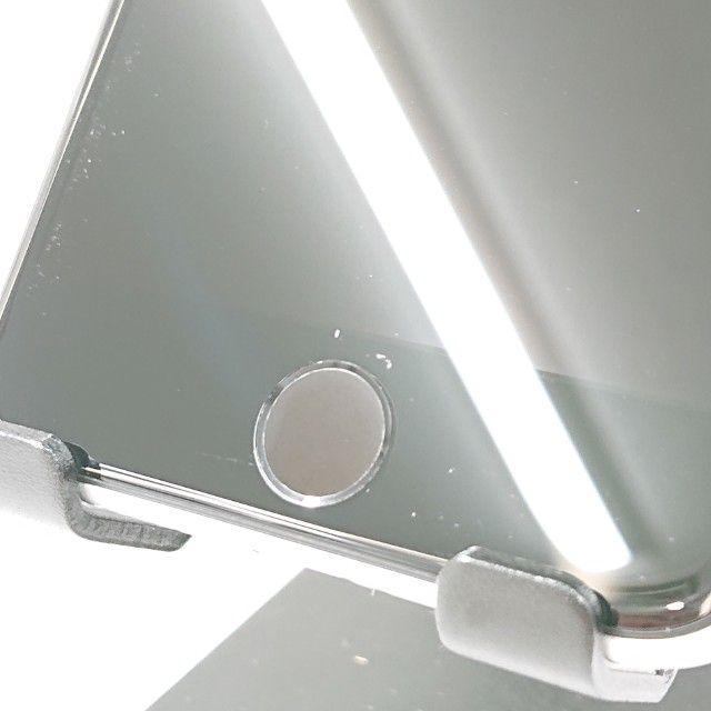 iPhoneSE ��2���� 64GB �ɥ��� �ۥ磻�� c17371