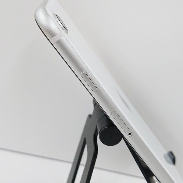 iPhoneSE ��2���� 64GB �ɥ��� �ۥ磻�� c16498