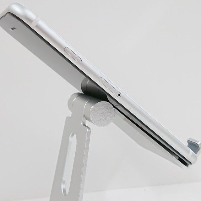 iPhoneSE ��2���� 64GB �ɥ��� �ۥ磻�� c18439