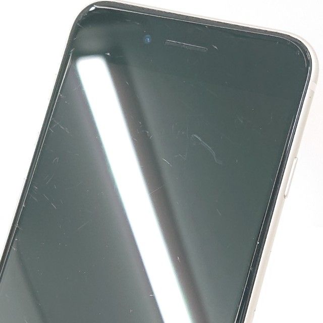 iPhoneSE ��3���� 64GB au �������饤�� c18831