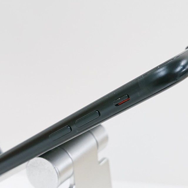 iPhoneSE ��3���� 64GB au �ߥåɥʥ��� c18195