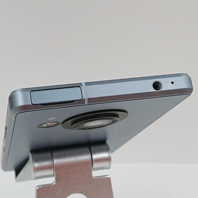 AQUOS R8 SH-52D �ɥ��� �֥롼 c17258